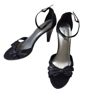 Like new American Eagle Black heel size 8 bow tie strappy heel dress shoe sandal